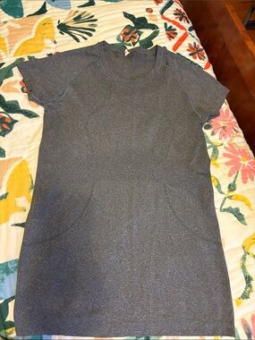 lululemon athletica Heathered Charcoal Knit Top - Size 8